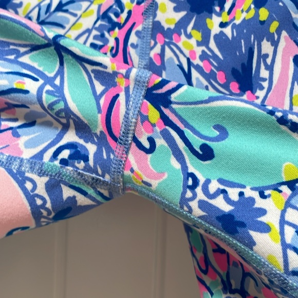 Lilly Pulitzer Luxletic Weekender High Rise Leggings, Pop Up Got Your Back, Lg. - Picture 9 of 10